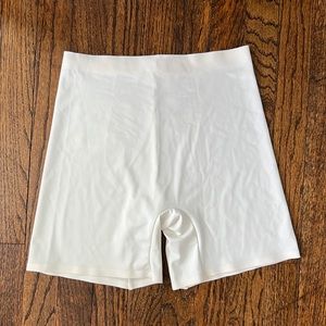 Seamless shapewear size Small NWT